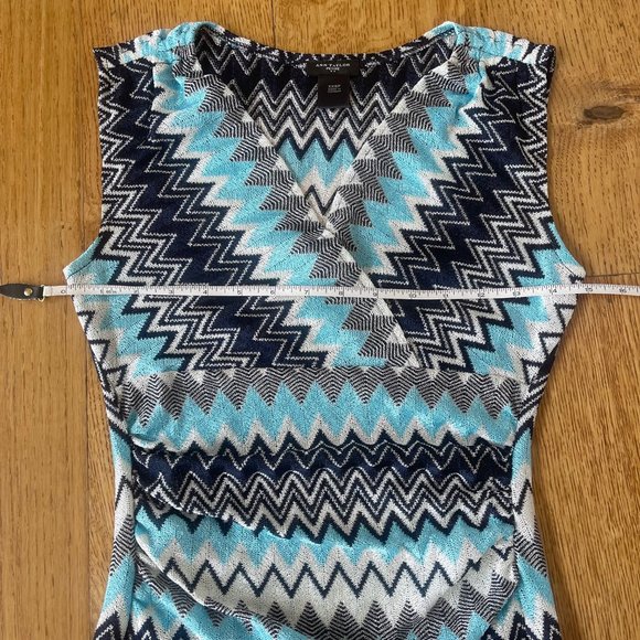 Ann Taylor Blue Black White Chevron Sleeveless Blouse XXSP - Picture 5 of 6